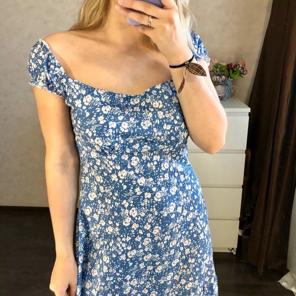 Off-Shoulder Floral Midi Dress - Picture 14 of 16